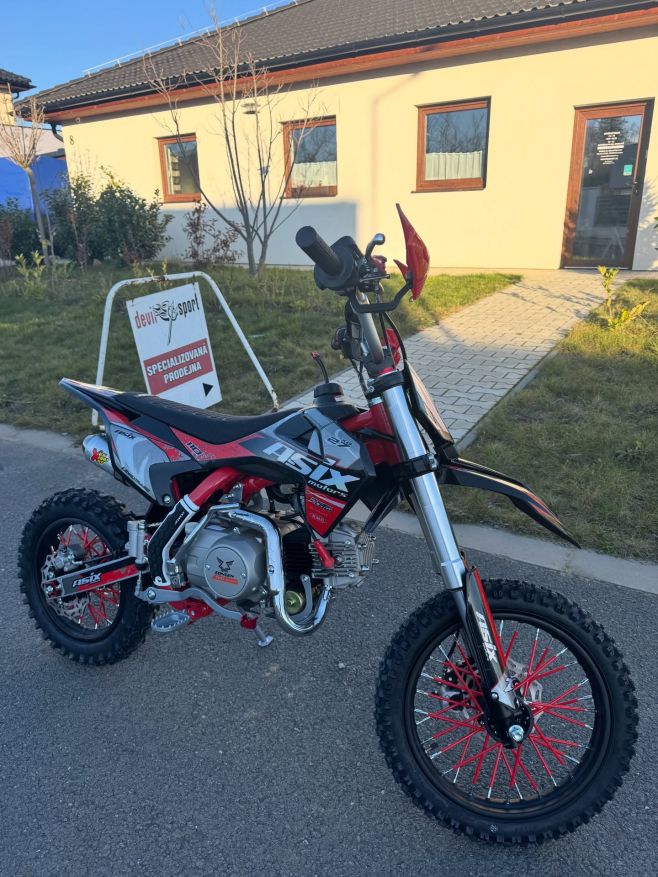 Asix 110cc 4takt 14/12 kola e-start. Parádní malej pitbike ze super zvukem. Vezem k Tisnovu. DOPRAVA ZDARMA. Po domluvě...